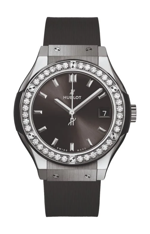 Classic Fusion Racing Grey Titanium Diamonds 33 Mm